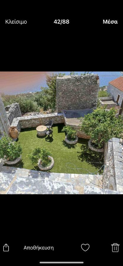 Villa Stone Tower'S East Mani à Kotronas Extérieur photo
