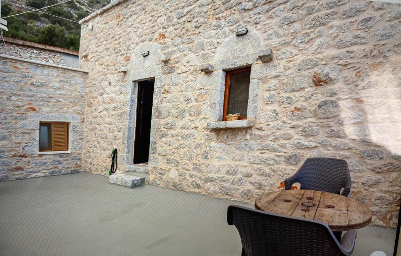 Villa Stone Tower'S East Mani à Kotronas Extérieur photo