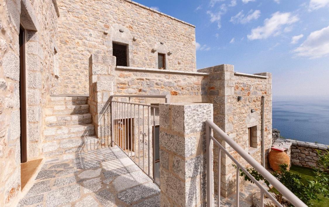 Villa Stone Tower'S East Mani à Kotronas Extérieur photo